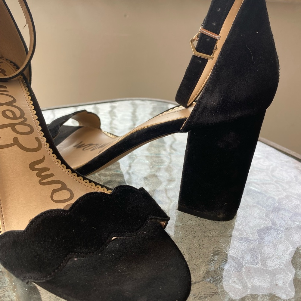 Sam Edelman Woman’s Odila Heel Sandal, Black Suede, 9US. Very cute & comfortable - Picture 7 of 9
